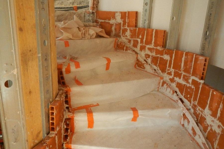 Réalisation d'escalier sur voûte sarrasine sur Saint Tropez